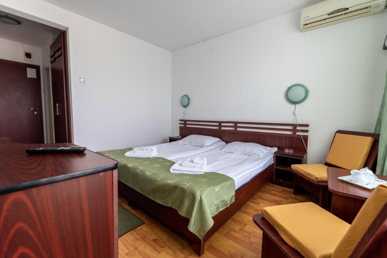 יופיטר Hotel Capitol מראה חיצוני תמונה
