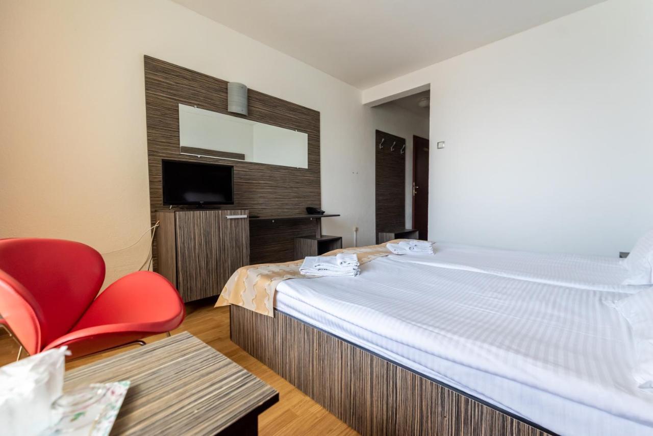 יופיטר Hotel Capitol מראה חיצוני תמונה