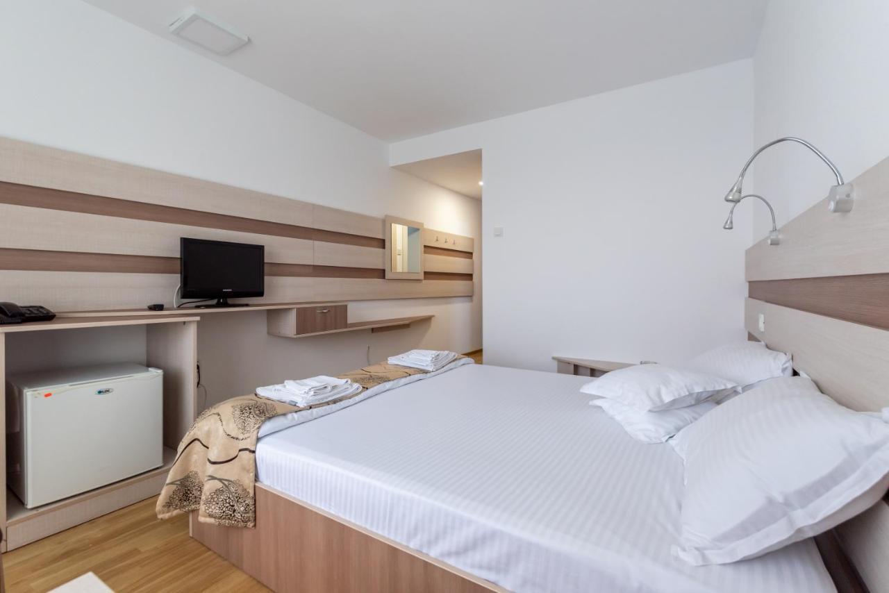 יופיטר Hotel Capitol מראה חיצוני תמונה
