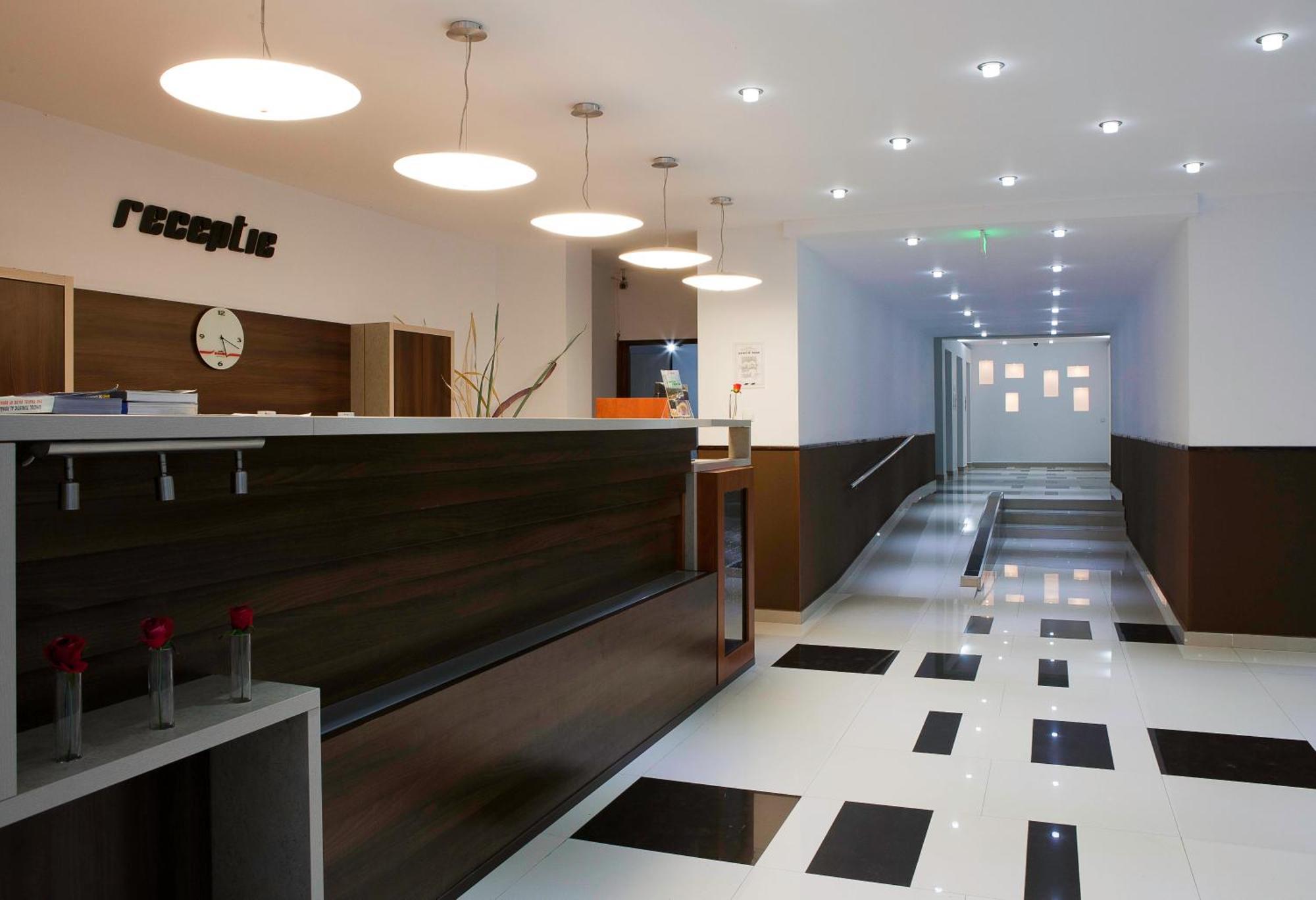 יופיטר Hotel Capitol מראה חיצוני תמונה